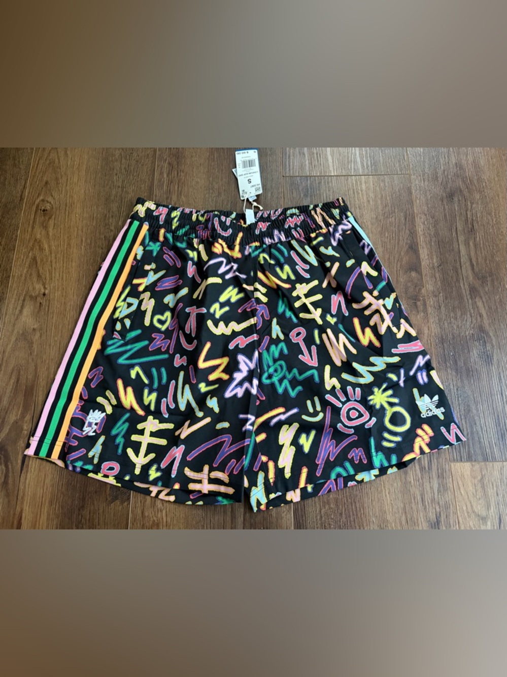 Adidas Originals Love Unites AOP Unisex Doodle Shorts Size Small Limited Edition